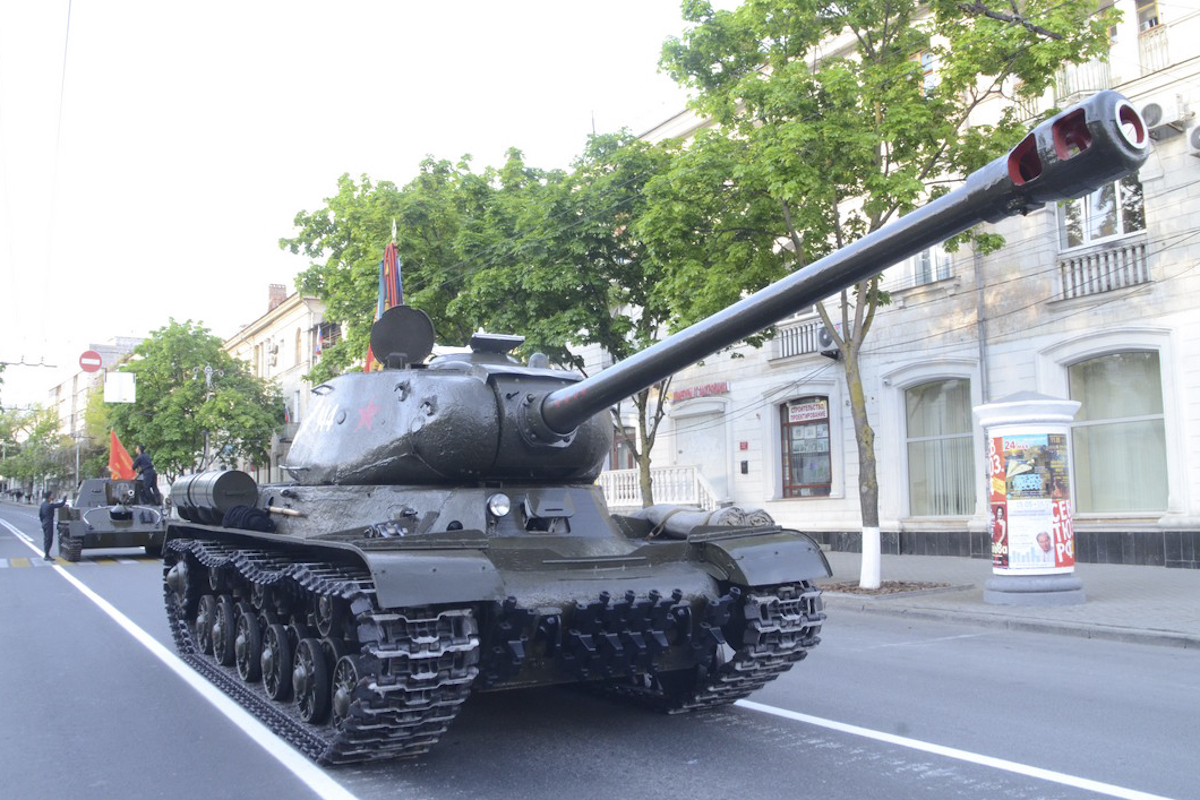IS-2